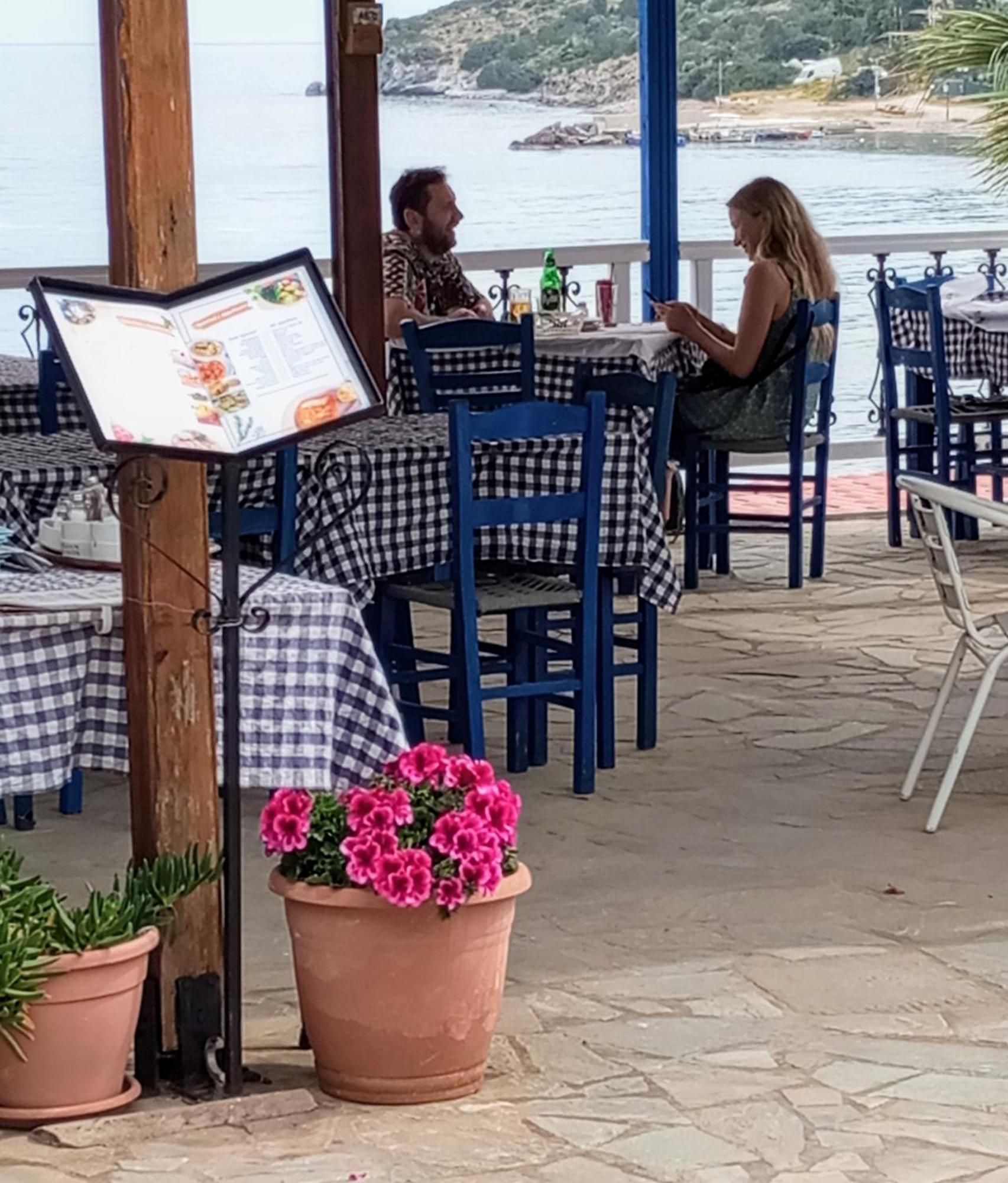 Svetlana & Michalis Oasis Hotel Agia Marina  المظهر الخارجي الصورة